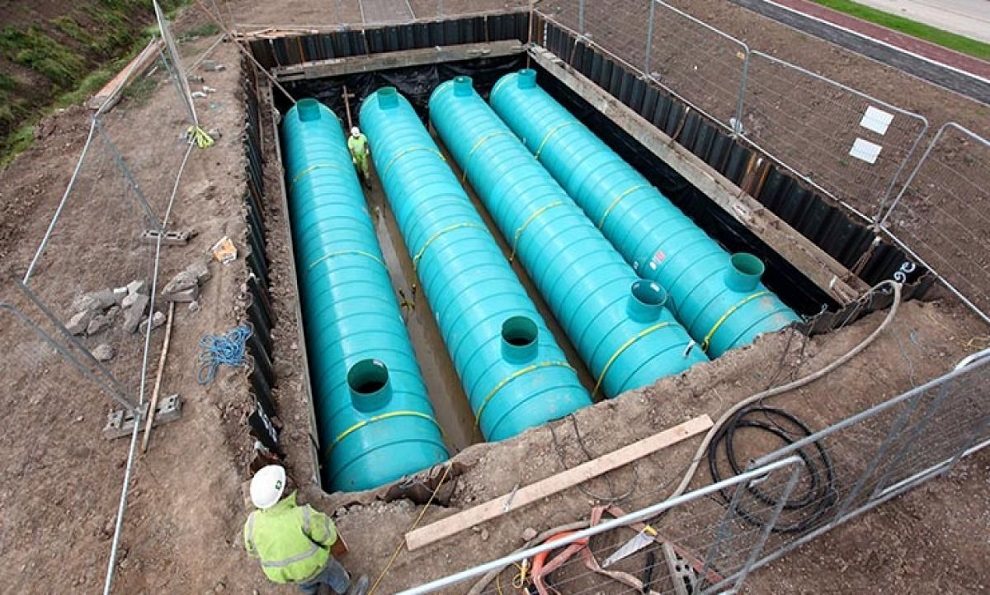 Tank installation in a groundworks excavation using ground support equipment and steel sheet piles